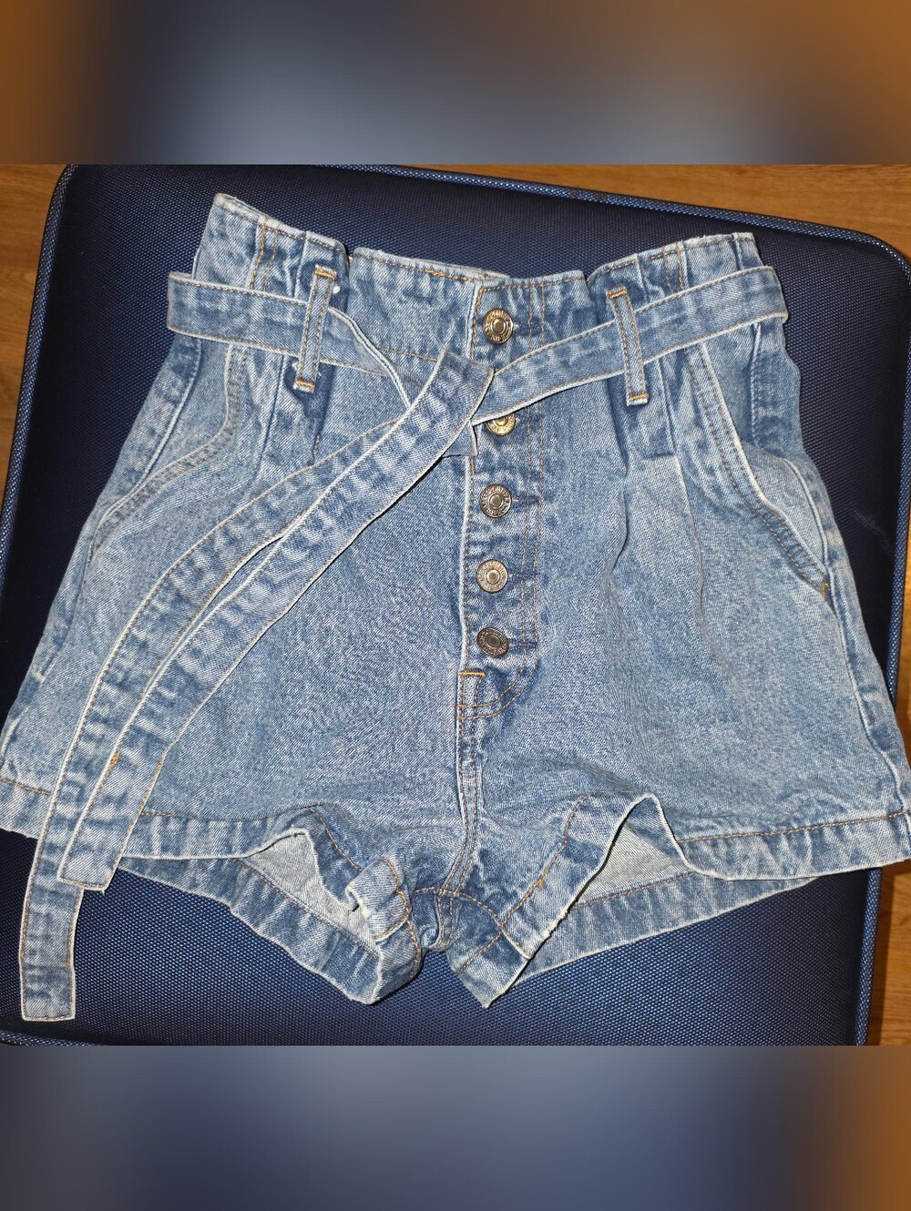 Abercrombie & Fitch Light Blue High-Waist Button Denim Shorts with Belt Sz 00